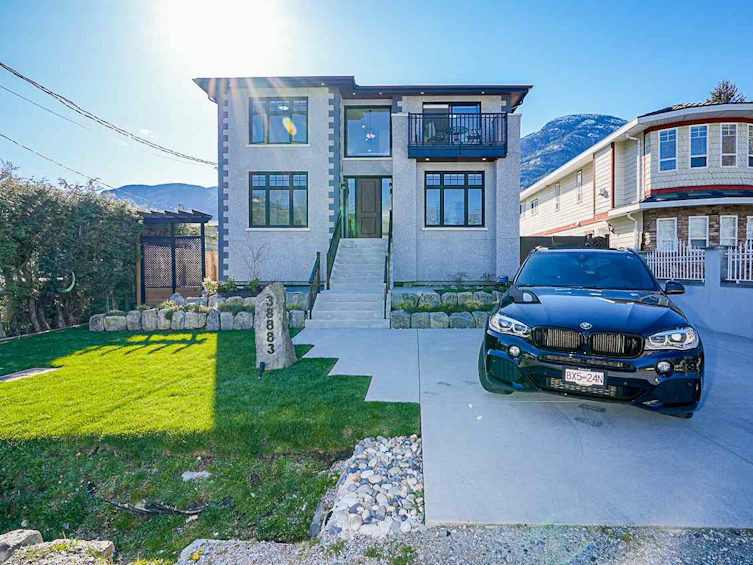 38883 Britannia Avenue, Squamish, BC, V0N 3B0
