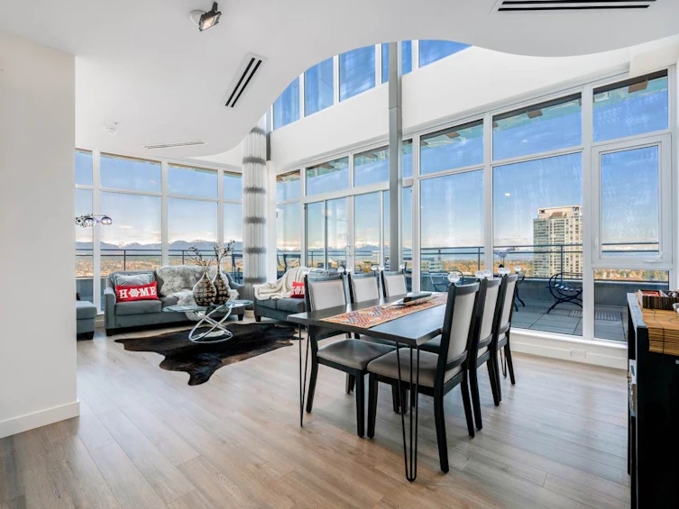 PH 3601-13308 Central Avenue, Surrey, BC, V3T 0M4