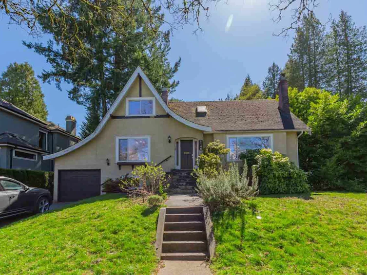 2146 W 33rd Avenue, Vancouver, BC, V6M 1B9