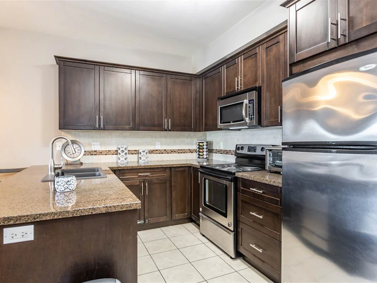 202-46262 First Avenue, Chilliwack, BC, V2P 0C3