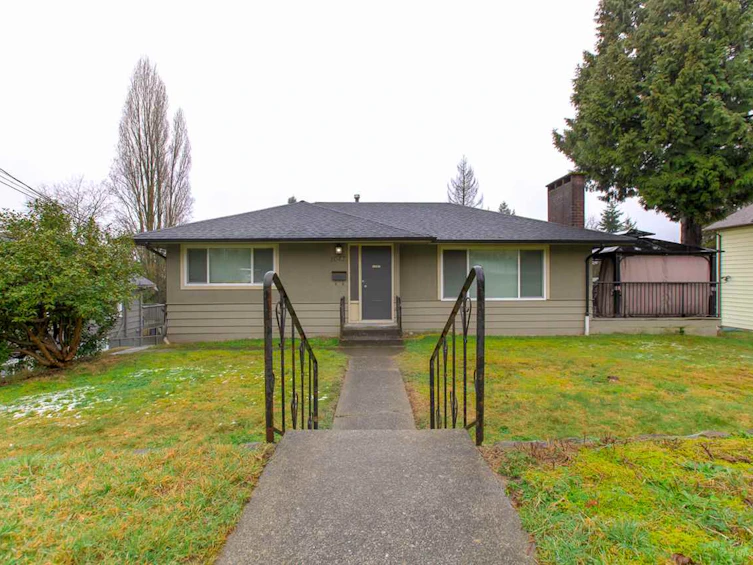 1042 Alderson Avenue, Coquitlam, BC, V3K 1W3