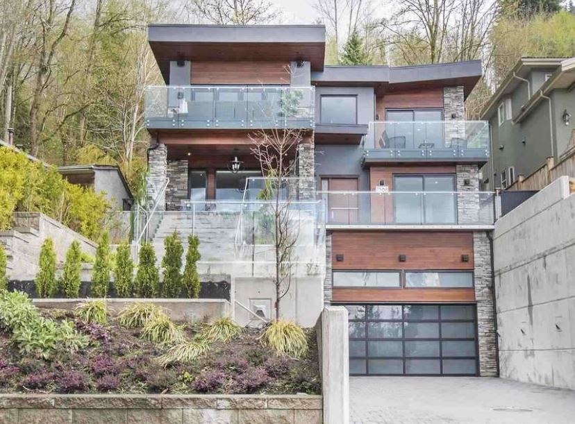 7368 Barnet Road, Burnaby, BC, V5A 1E4