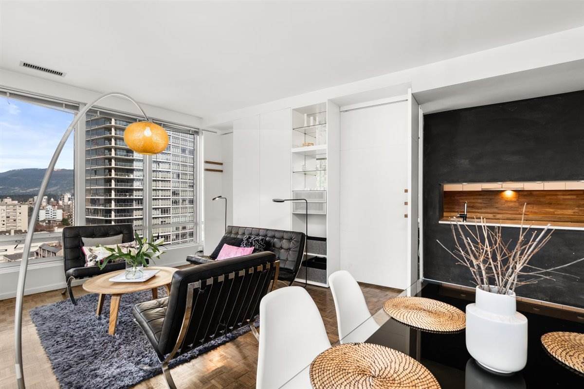 1207-989 Nelson Street, Vancouver, BC, V6Z 2S1