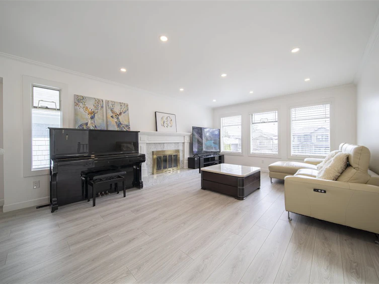 7505 14th Avenue, Burnaby, BC, V3N 2A2