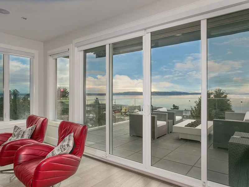 15539 Columbia Avenue, Surrey BC V4B 1K5