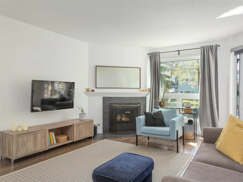 207 - 607 E 8th Avenue, Vancouver BC V5T 1T2
