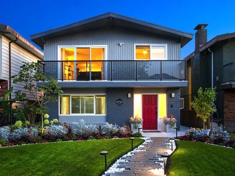 4762 Georgia Street, Burnaby, BC, V5C 2V8