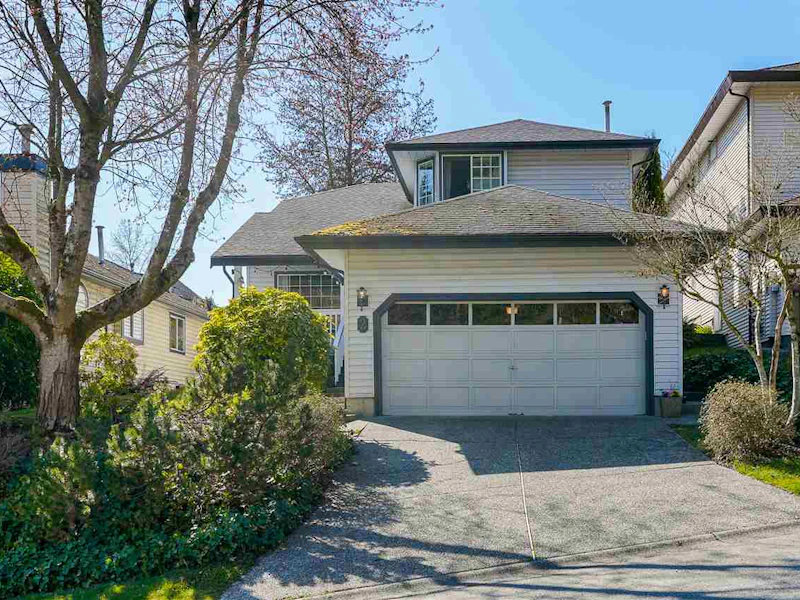2 Parkglen Place, Port Moody BC V3H 4K9