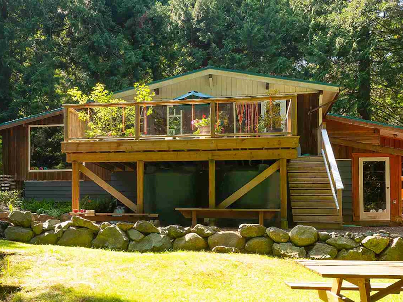 1353 Mount Gardner Road, Bowen Island BC V0N 1G2