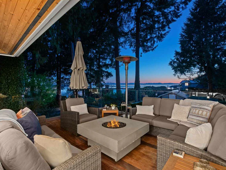 2610 Rosebery Avenue, West Vancouver, BC, V7V 3A2