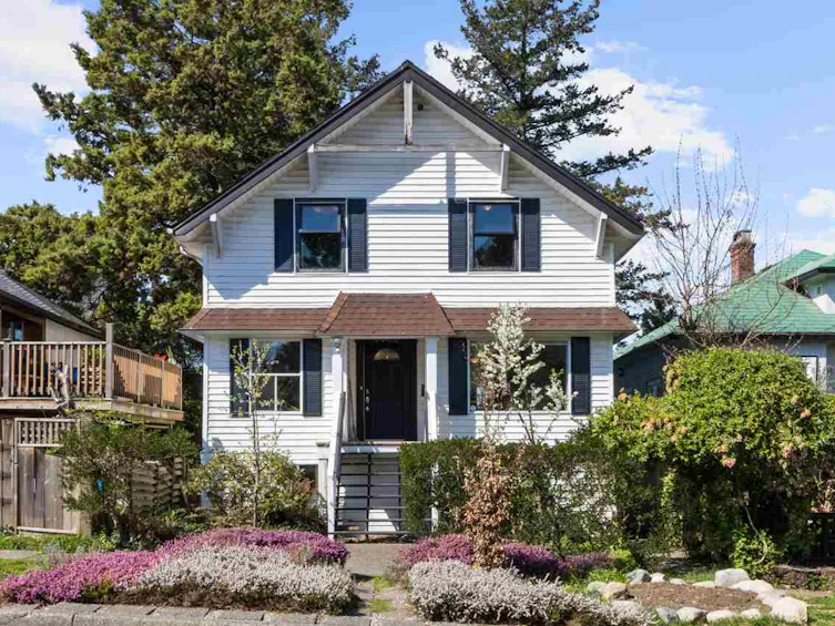 3869 Glengyle Street, Vancouver, BC, V5N 4S5