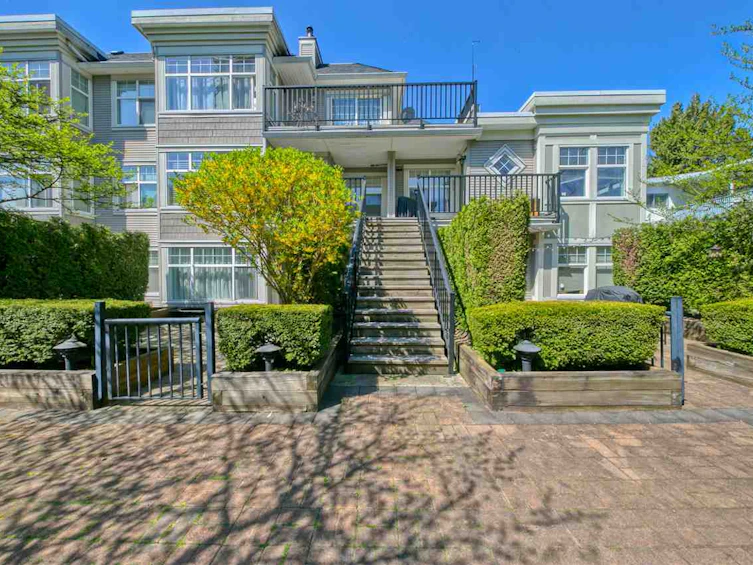 311-7038 21st Avenue, Burnaby, BC, V5E 2Y9