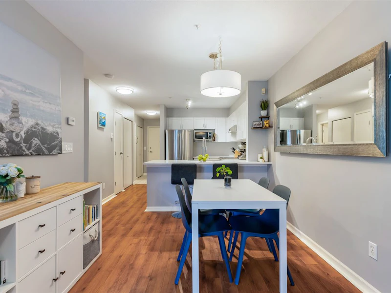 212 - 147 E 1st Street, North Vancouver BC V7L 1B2