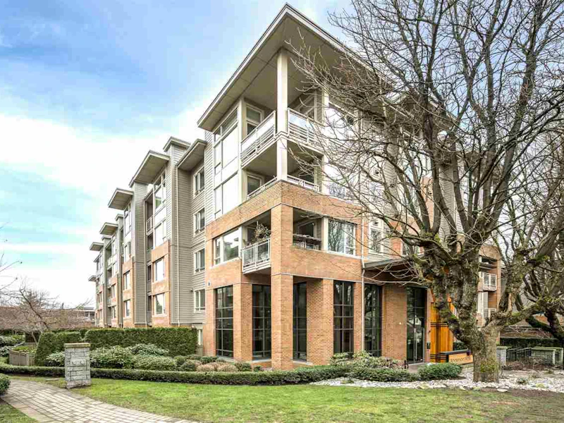 105 - 139 W 22nd Street, North Vancouver BC
