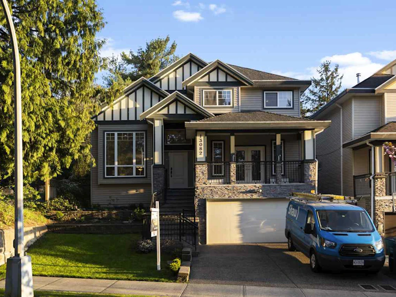 13082 112a Avenue, Surrey BC V3T 2S8