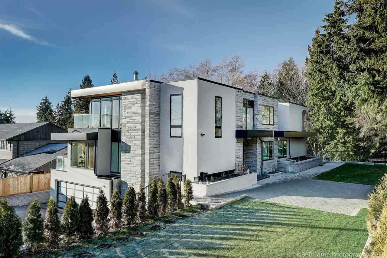 2010 Queens Avenue, West Vancouver, BC, V7V 2X9