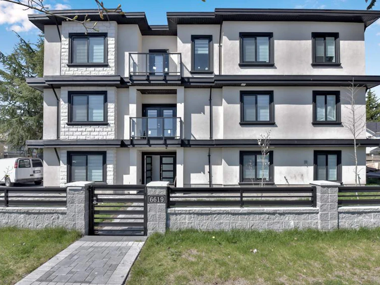 6619 130 Street, Surrey, BC, V3W 4J7