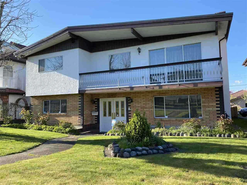 2349 E 39th Avenue, Vancouver BC V5R 2V4