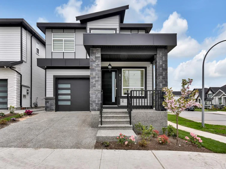 5941 141 Street, Surrey, BC, V3X 0K3