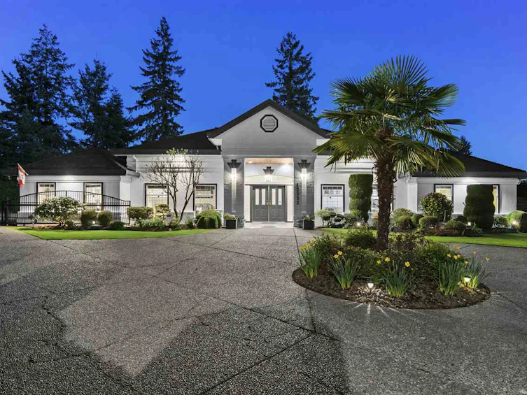 12552 61a Avenue, Surrey, BC, V3X 2E2