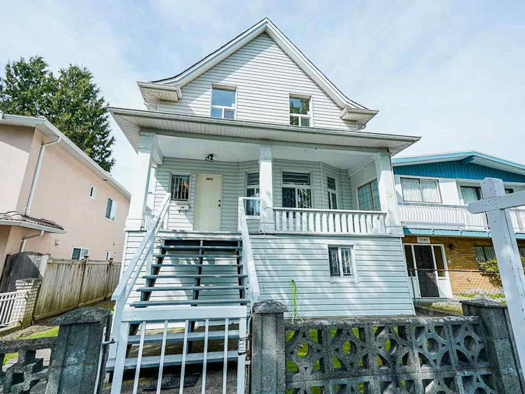2075 E 33rd Avenue, Vancouver, BC, V5N 3E8