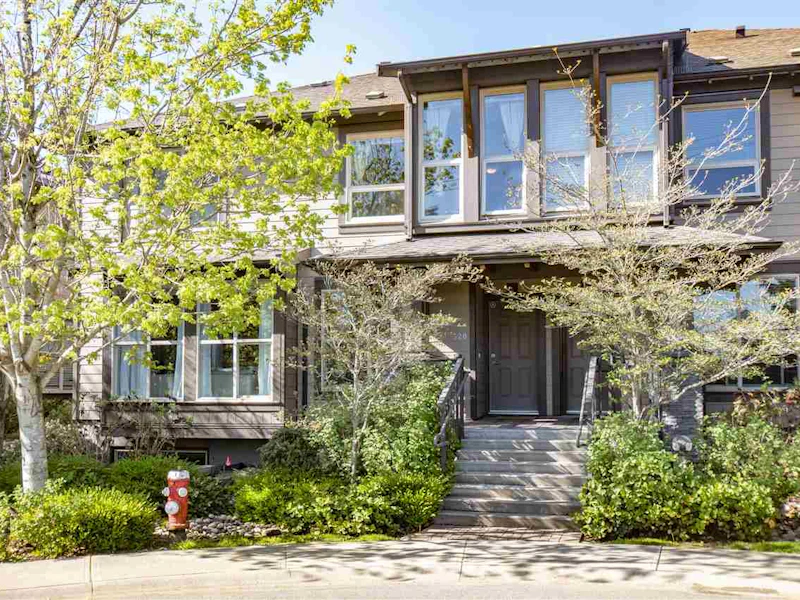320 E 14th Street, North Vancouver BC V7L 2N6