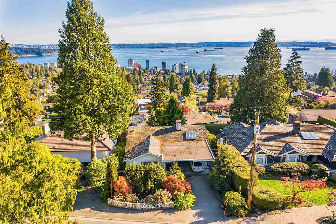 2230 Queens Avenue, West Vancouver, BC, V7V 2Y3