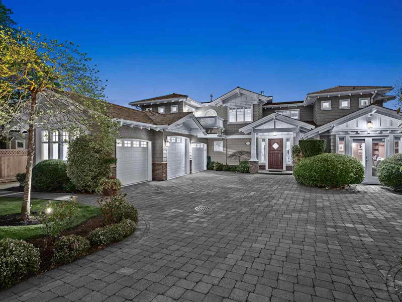 1770 Queens Avenue, West Vancouver BC V7V 2X7