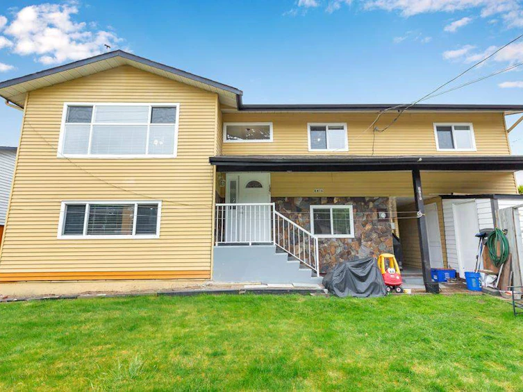 8816 140 Street, Surrey, BC, V3V 5Y6