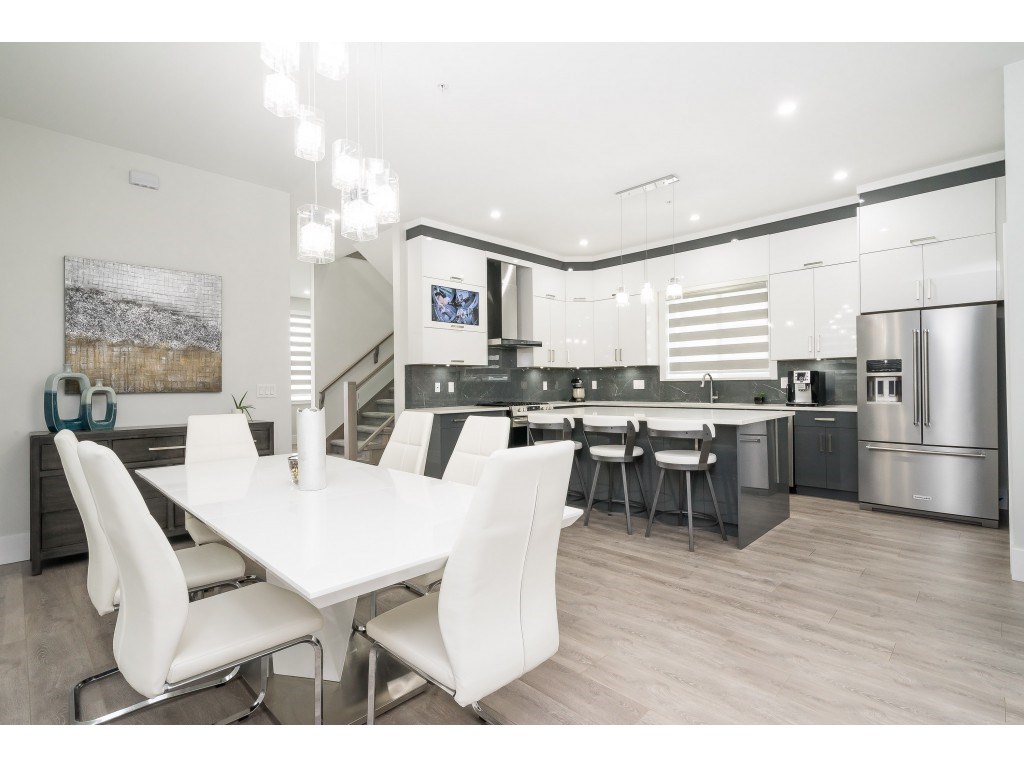 11036 240 Street, Maple Ridge, BC, V2W 1H7