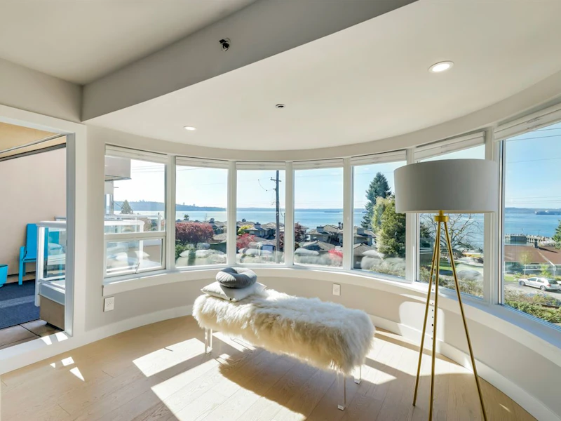 305 - 2455 Bellevue Avenue, West Vancouver BC V7V 1E1