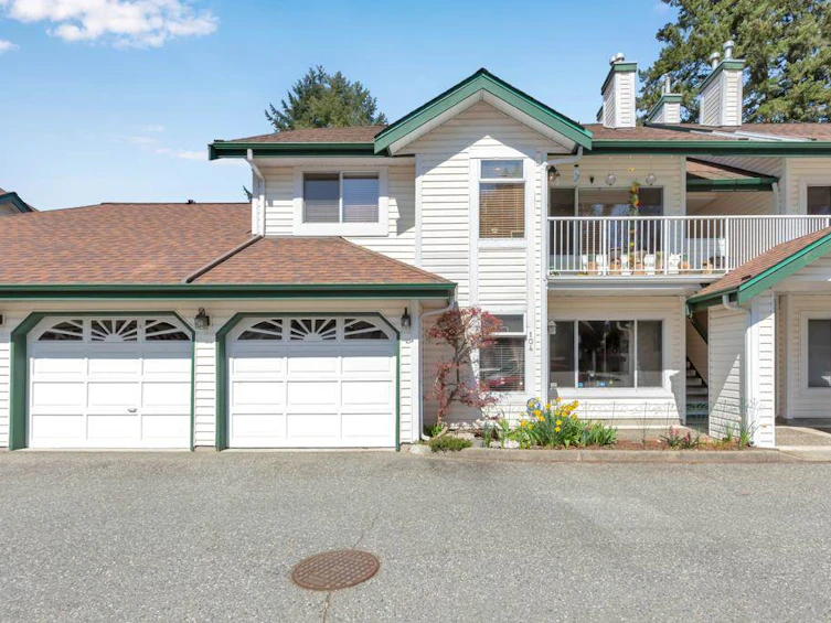 204-10308 155a Street, Surrey, BC, V3R 4K5