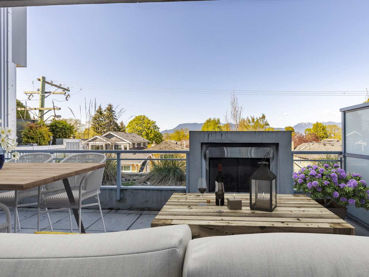 204-4375 W 10th Avenue, Vancouver, BC, V6R 2H6