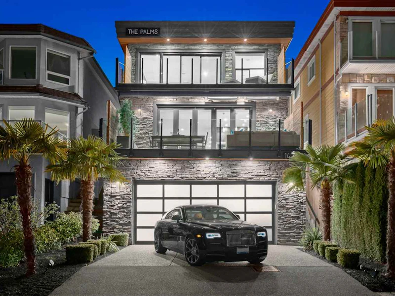 14727 Oxenham Avenue, Surrey BC V4B 2H8
