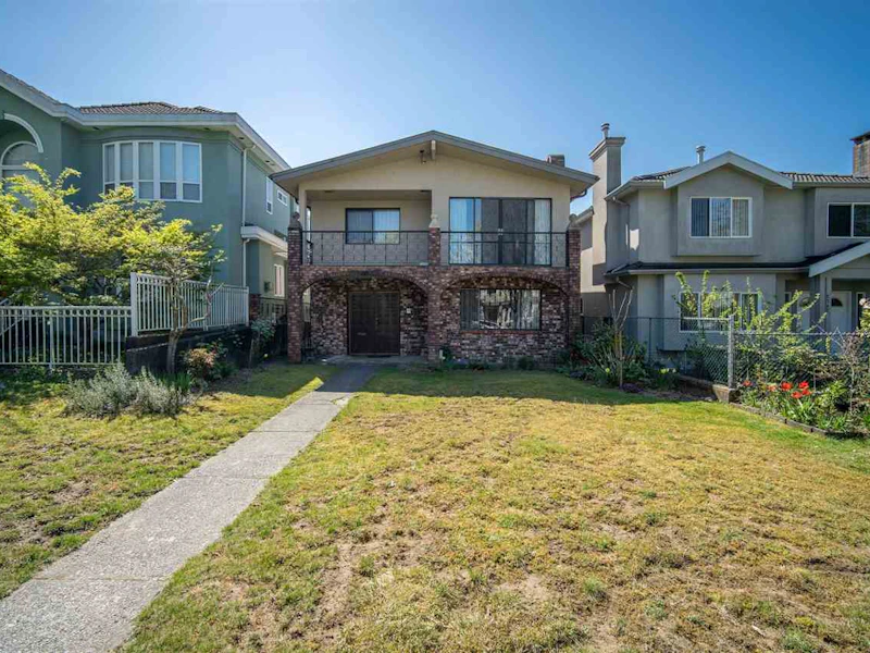 2750 E 5th Avenue, Vancouver BC V5M 1N2