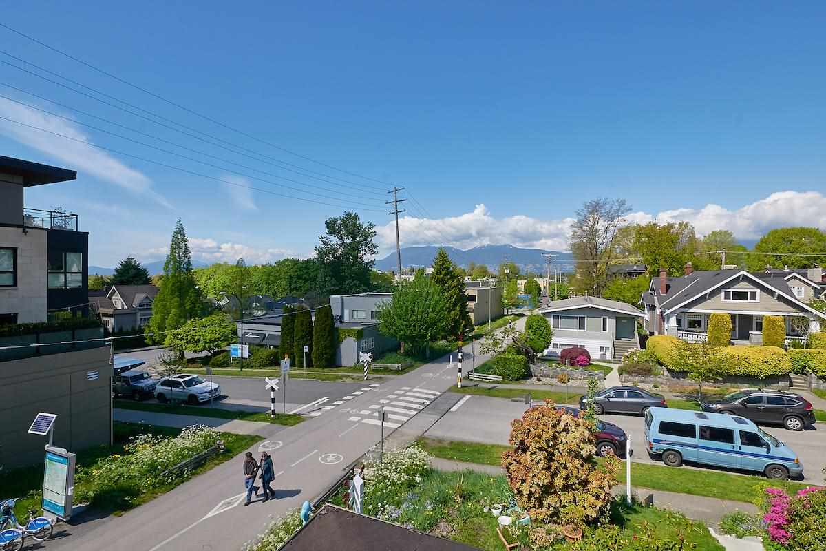 2070 W 14th Avenue, Vancouver, BC, V6J 2K4