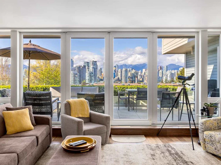 101-977 W 8th Avenue, Vancouver, BC, V5Z 1E4