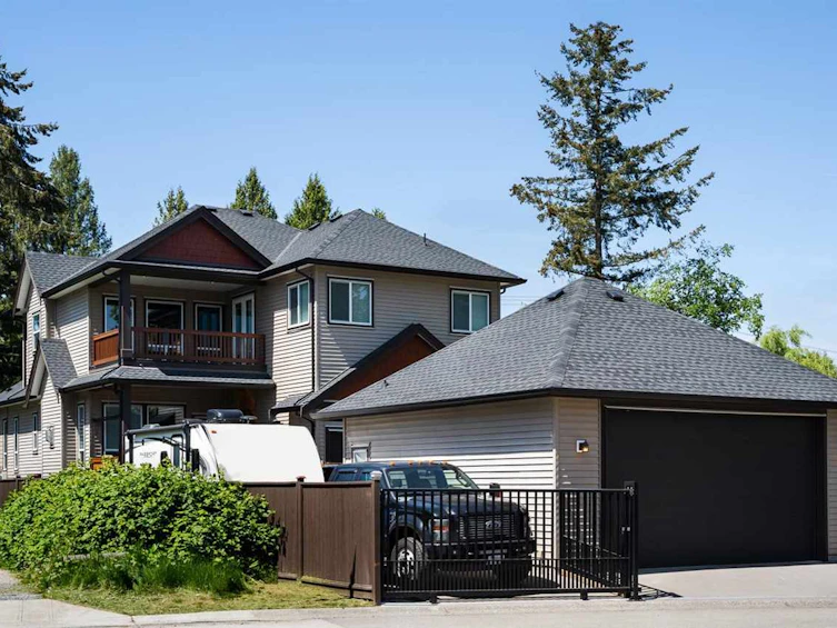 9374 156 Street, Surrey, BC, V3R 4L2