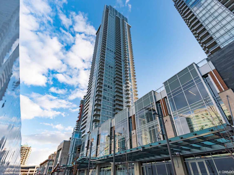 2206 - 4670 Assembly Way, Burnaby BC