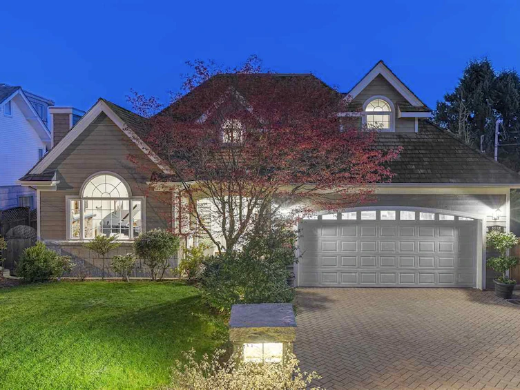 2256 Inglewood Avenue, West Vancouver, BC, V7V 1Z8