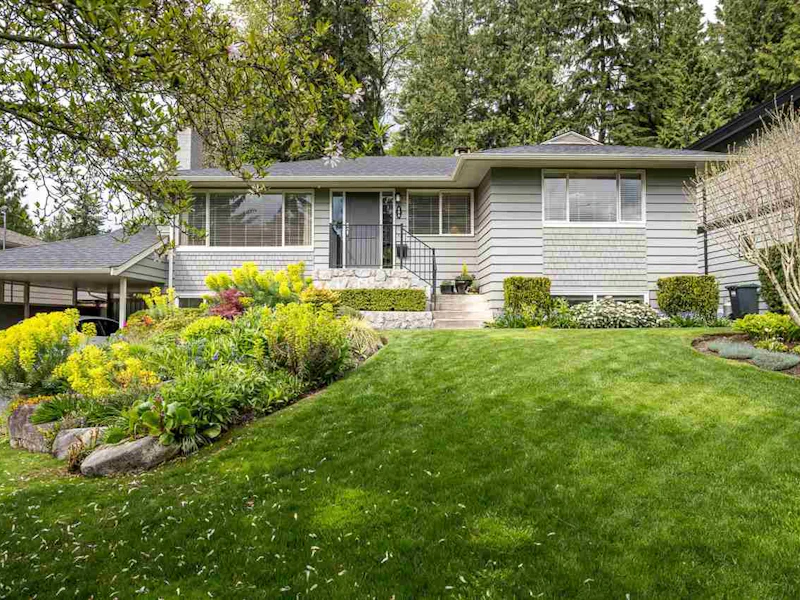 490 W St. James Road, North Vancouver BC V7N 2P5