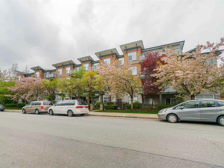 222-8183 121a Street, Surrey, BC, V3W 1S7