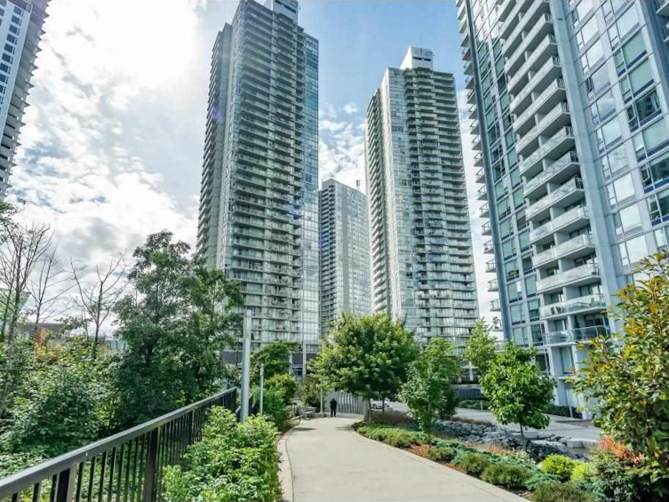 1003-9981 Whalley Boulevard, Surrey, BC, V3T 0G6