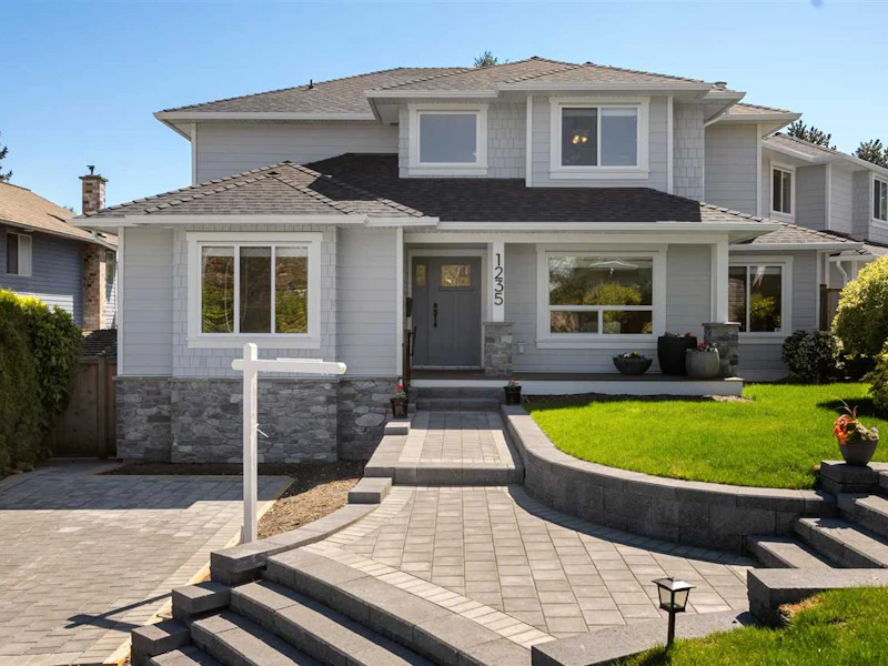 1235 160a Street, Surrey BC V4A 7T7