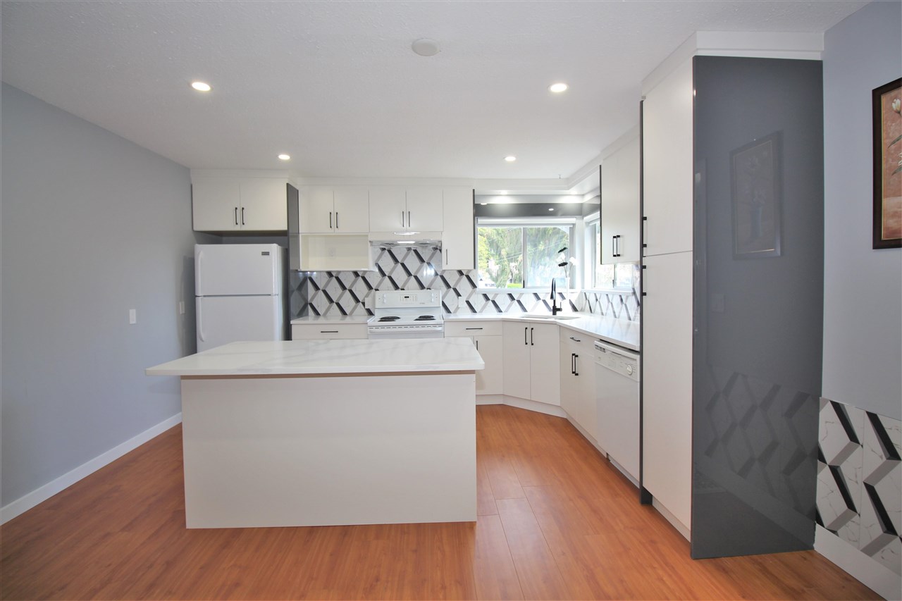 12502 102 Avenue, Surrey, BC, V3V 3E2