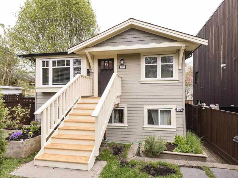 1027 E 16th Avenue, Vancouver BC V5T 2W2