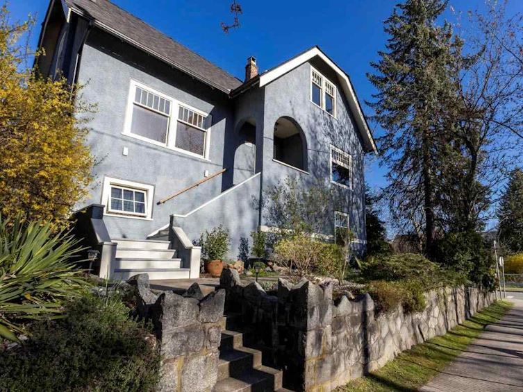 2380 Victoria Drive, Vancouver, BC, V5N 4K9