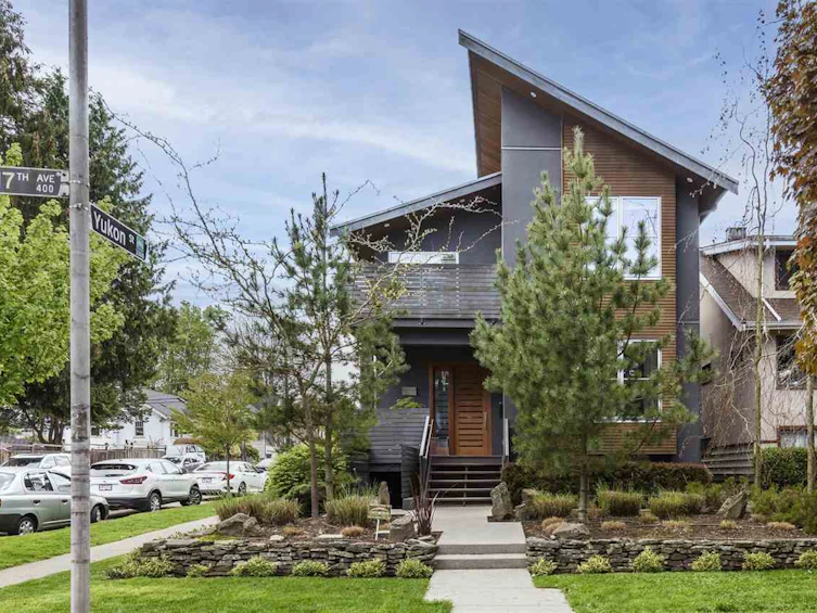 408 W 17th Avenue, Vancouver, BC, V5Y 2A2