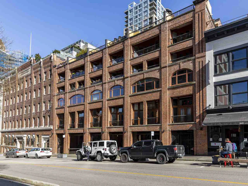 5-2 - 550 Beatty Street, Vancouver BC V6B 2L3