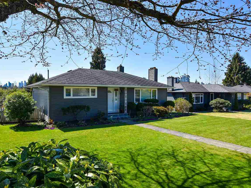 6274 Sumas Street, Burnaby BC V5B 2T6